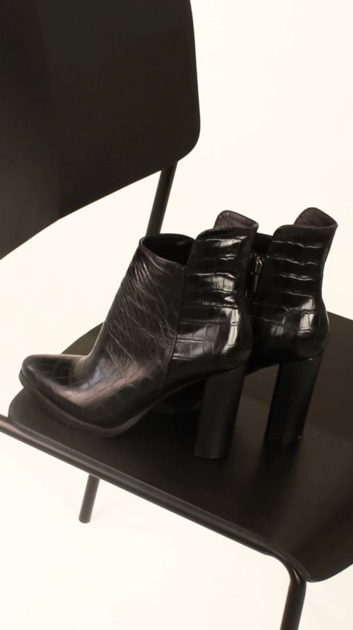 Туфлі лакові з крокодиловим принтом