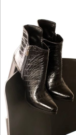 Туфлі лакові з крокодиловим принтом