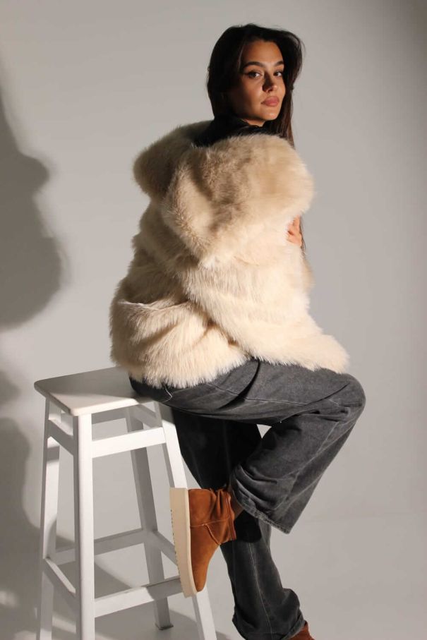 Шуба бежева