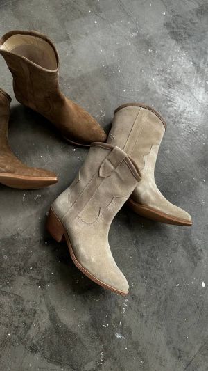 Ковбойки замшеві