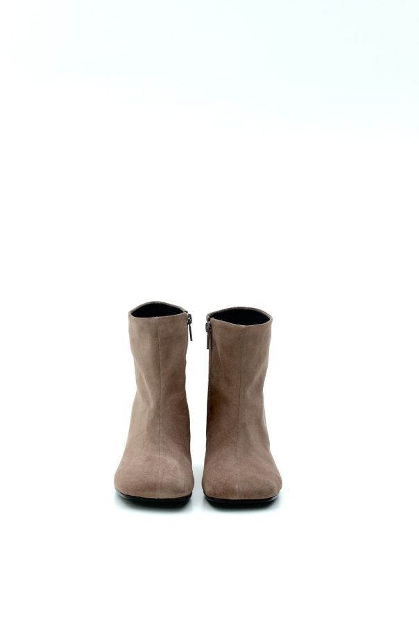 Черевики на підборі замшеві