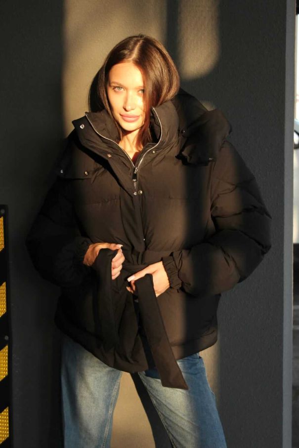 Пуфер чорний з поясом