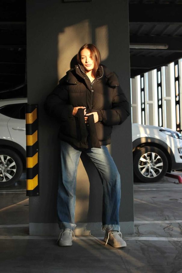 Пуфер чорний з поясом