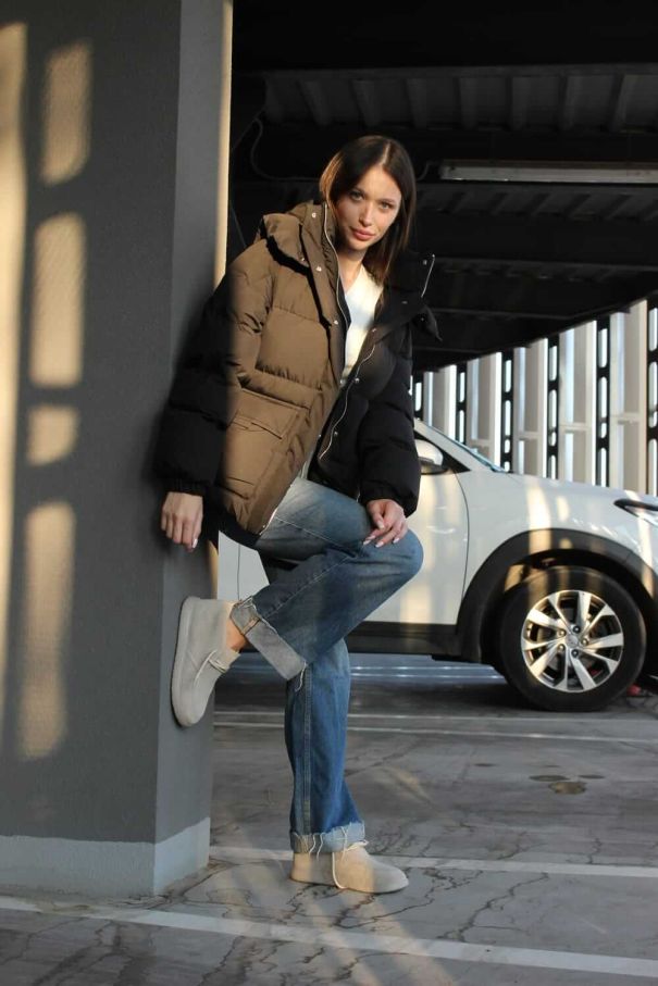 Пуфер чорний з поясом