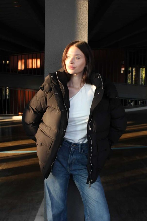 Пуфер чорний з поясом