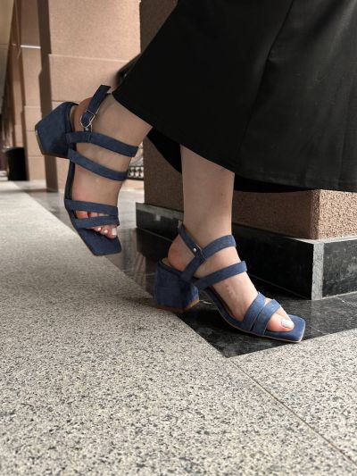 Босоніжки на підборах Savi